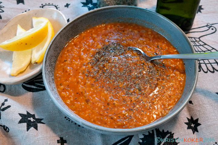 Ezogelin corbasi, linsesuppe med mynte, tyrkisk linsesuppe, linsesuppe uten melk og gluten, glutenfri linsesuppe