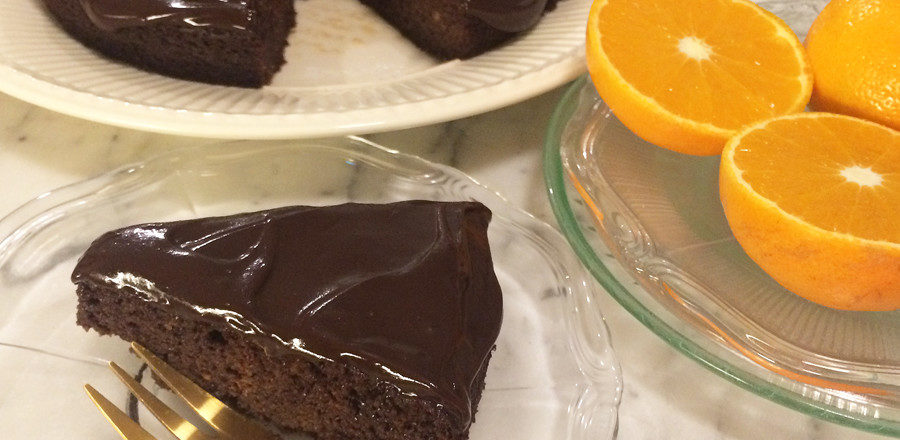nigella lawson chocolate orange cake, sjokoladeappelsinkake uten gluten med kokt appelsin, med mandelmel.