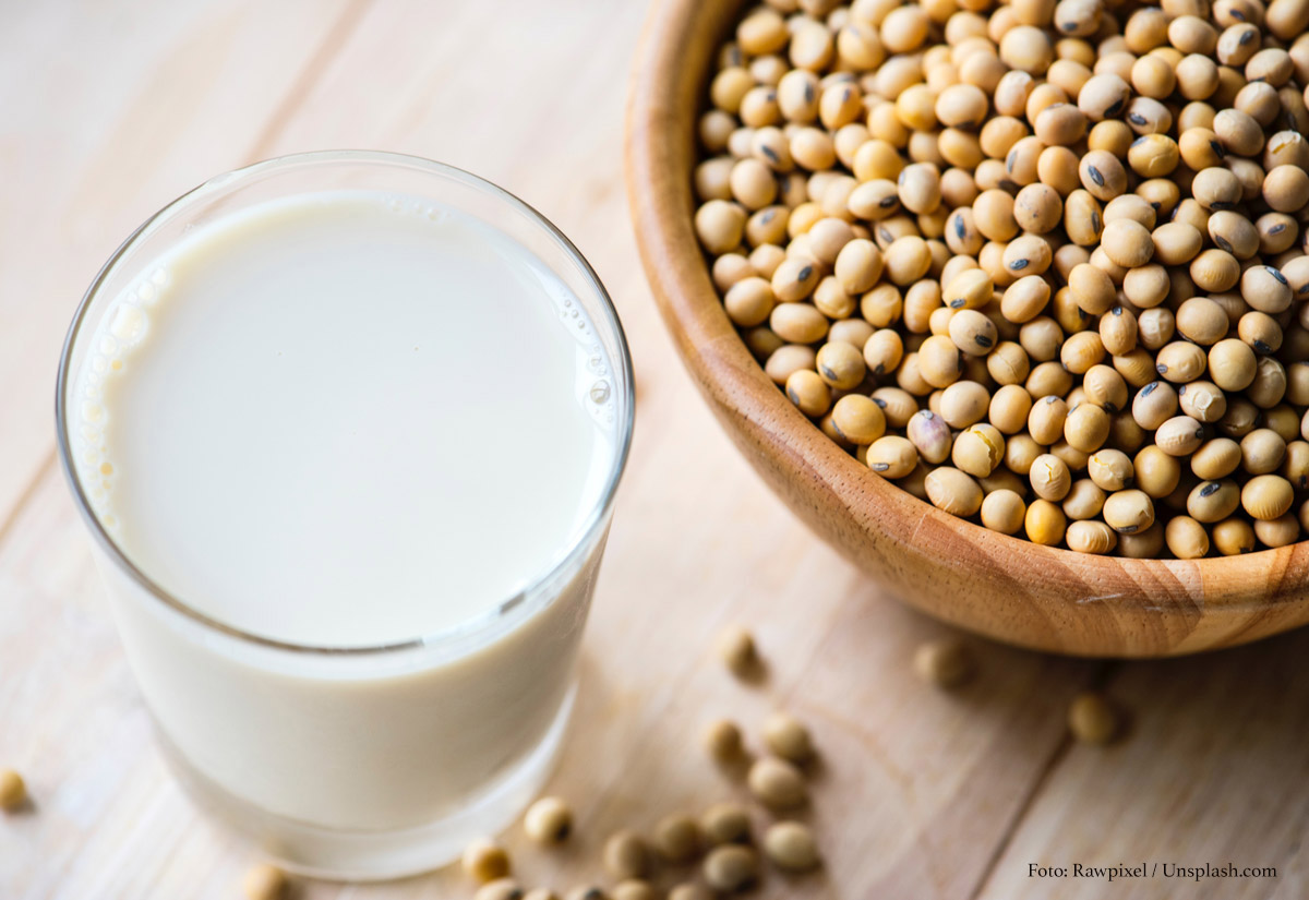 Soy milk and soy beans_Rawpixel by Unsplash.com