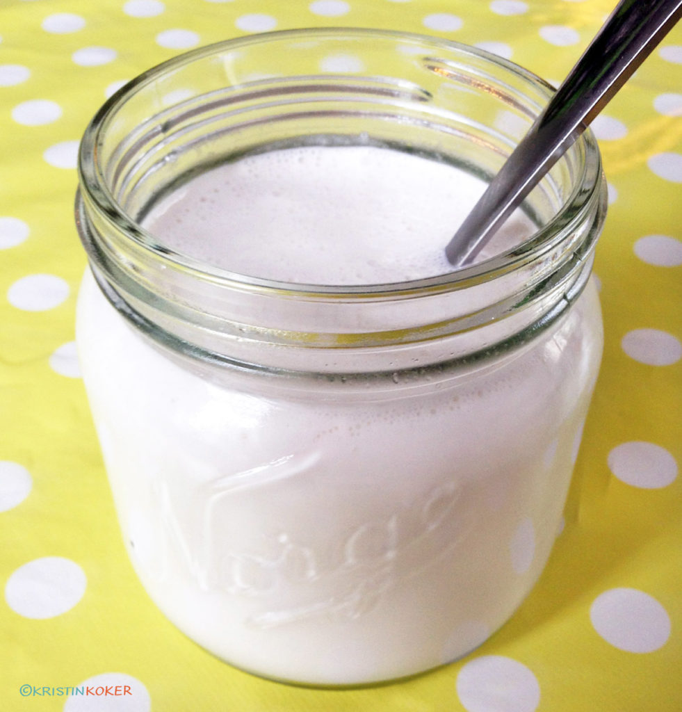 Kokosyoghurt, melkefri yoghurt laget av kokosmelk.